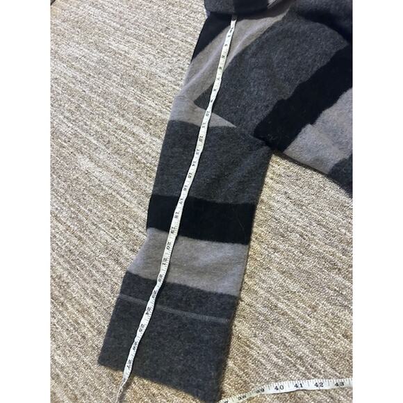 Roots Canada Gray and Black Wool Blend Womens Cardigan Size M - Picture 11 of 12